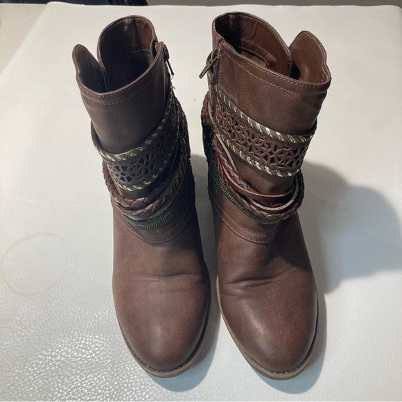 SOFTMOC Sz 40 2” Heel Highly Embellished Western Inspired Zip Up Ankle Booties - Picture 2 of 14